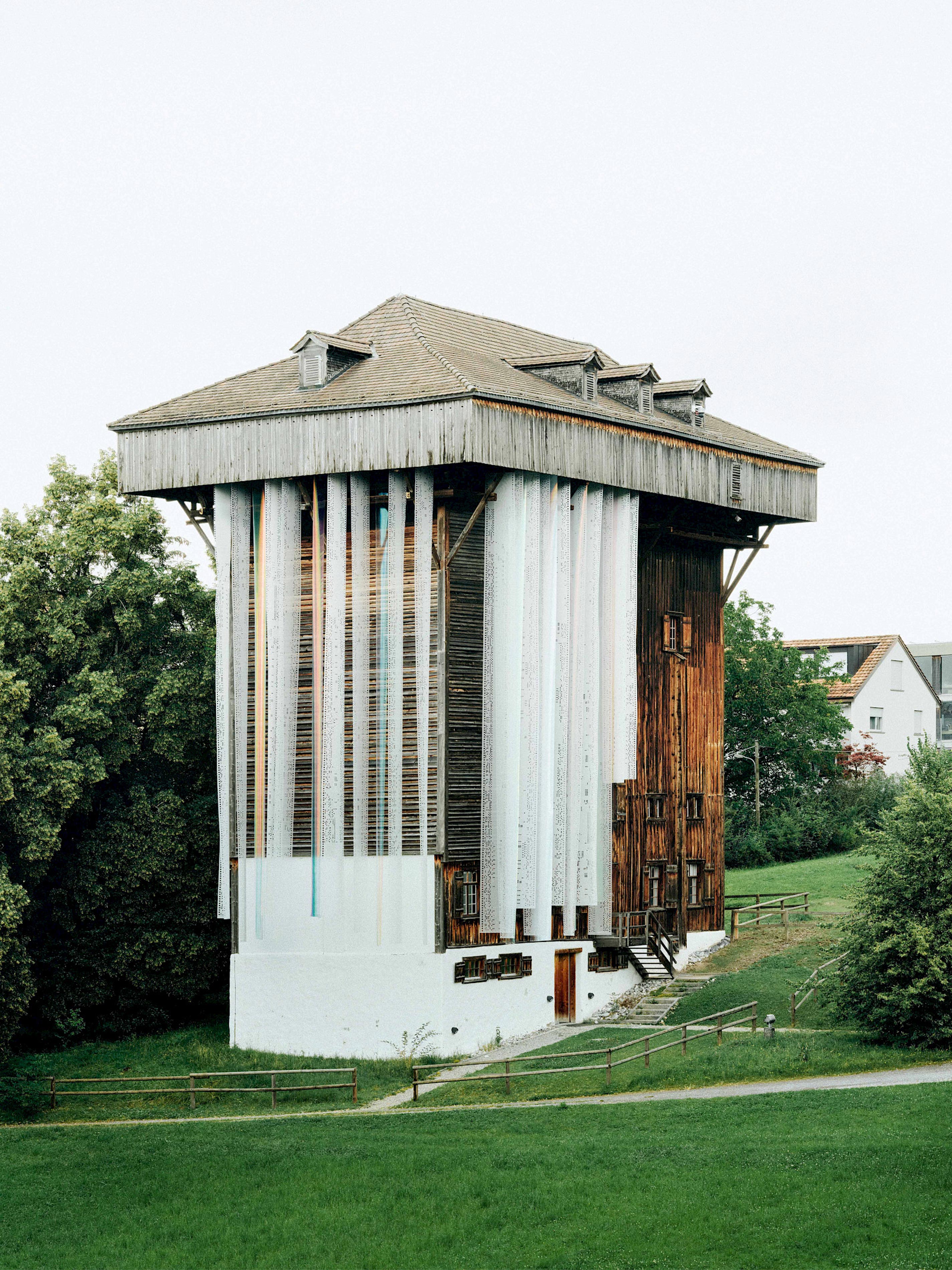 Poetics-of-drying-(artistic)-Practices-at-Tröckneturm-St.-Gallen-Foto